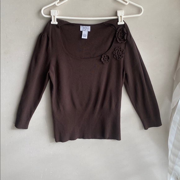 LOFT Tops - ❤️LOFT Chocolate Knit Top with Floral Details